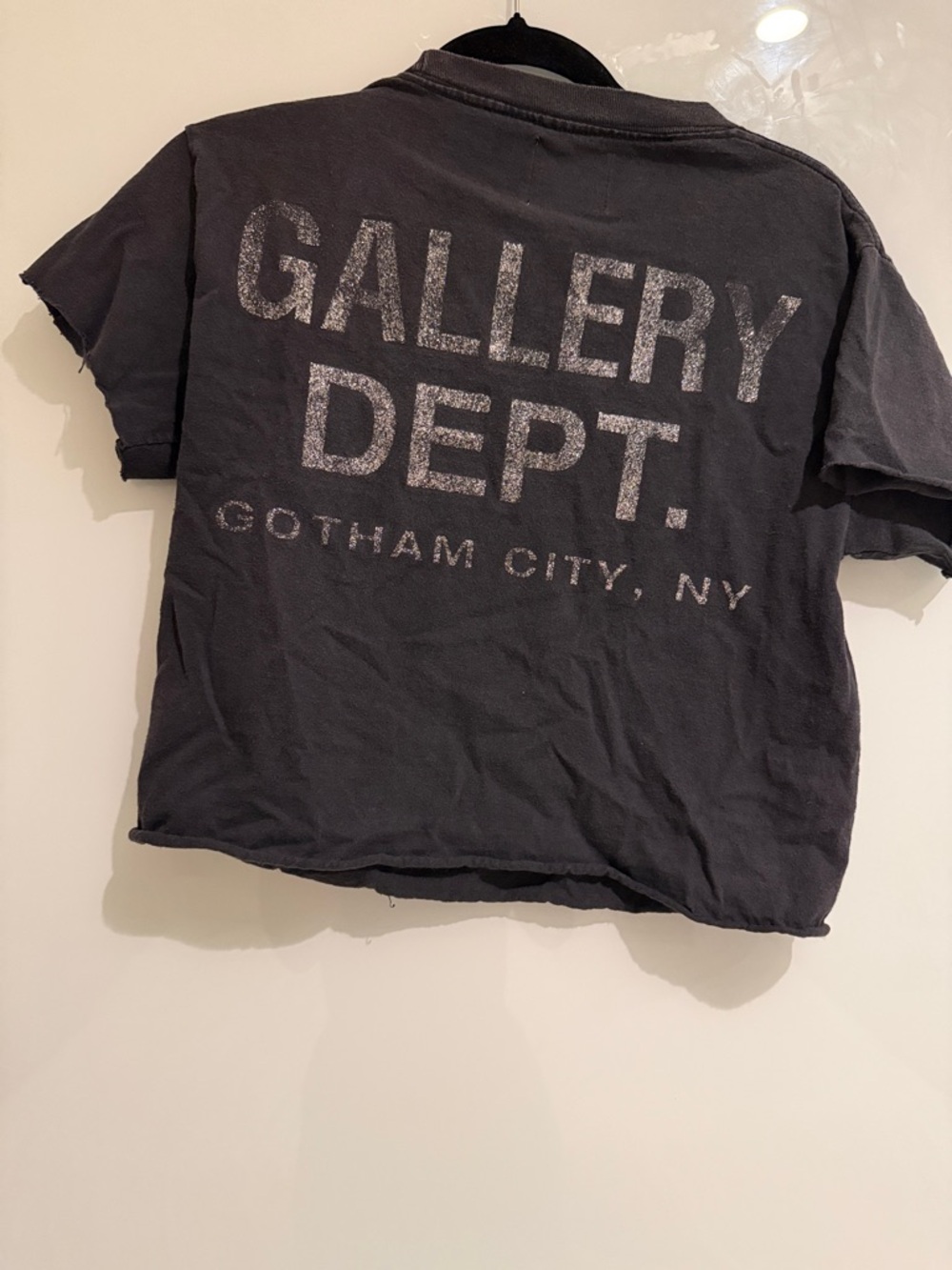 Gallery Dept women’s cropped charcoal Tee with White Graphic G Logo